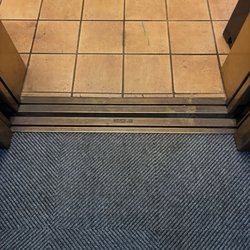 Gold Schindler MT 300A elevator, Barnes & Noble Mall of Georgia