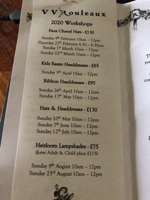 V V Rouleaux by null