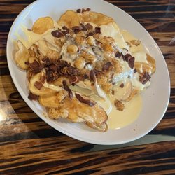 Dugey’s Deli - Bayou Nachos were good! It came with fresh fried potato chips, topped with roast beef, blackened shrimp, queso cheese, and bacon.