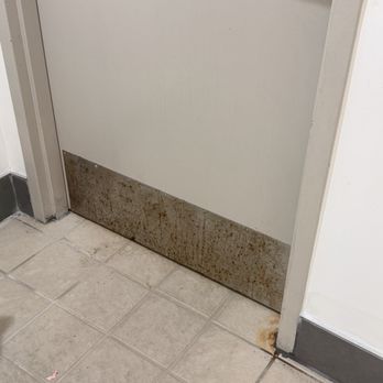 Hilton Garden Inn Columbus - Rusted bathroom door kick plate - Hotels Near Me - Columbus, Georgia