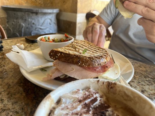 Leone Café by null