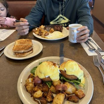 Bill's Cafe - Steak and Bill's Steak & Eggs** in the background - Breakfast & Brunch Near Me - San Jose, California Bill's Cafe - Steak and Bill's Steak & Eggs** in the background - Breakfast & Brunch Near Me - San Jose, California