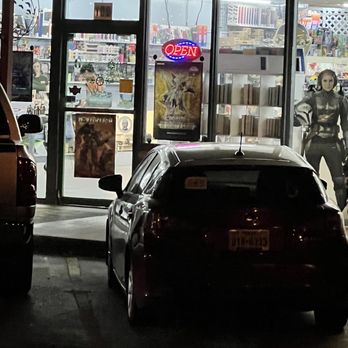 GEEK OUT - Updated November 2025 - 32 Photos & 27 Reviews - 109 W