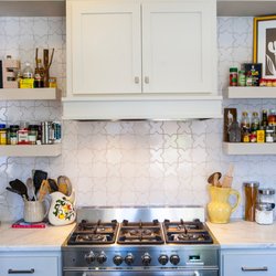 Gainesville Flooring - Custom backsplash installation.