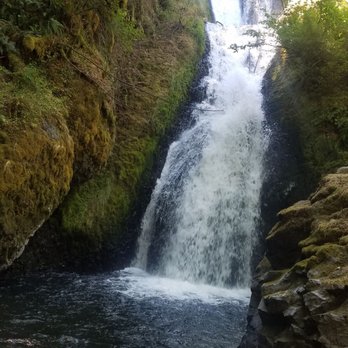 Bridal Veil Falls - Hiking Near Me - Corbett, Oregon Bridal Veil Falls - Hiking Near Me - Corbett, Oregon