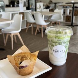 Bak & Jo Bakery and Coffee - Matcha latte, vegan blueberry muffin