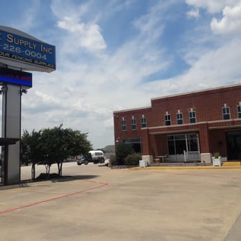 Fence Supply - Front Door and Parking Lot - Building Supplies Near Me - Sunnyvale, Texas Fence Supply - Front Door and Parking Lot - Building Supplies Near Me - Sunnyvale, Texas