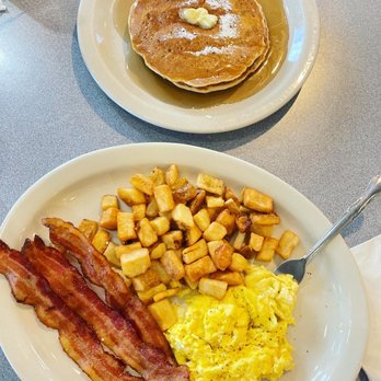 Art's Skillet - Art's Combo Platter - Breakfast & Brunch Near Me - Indianapolis, Indiana Art's Skillet - Art's Combo Platter - Breakfast & Brunch Near Me - Indianapolis, Indiana