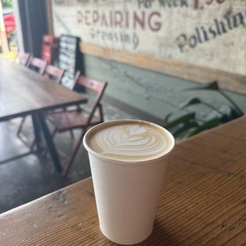 La Lucha Coffee - Specialty latte - Coffee & Tea Near Me - Portland, Oregon