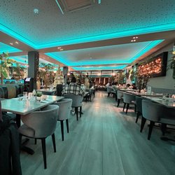 Genting Thai - Main dining area