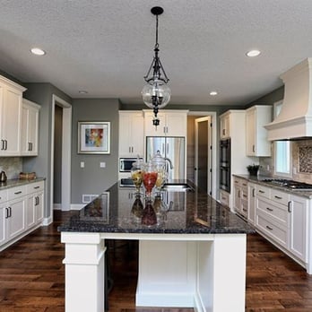 Norton Homes - a large kitchen with a center island - General Contractors Near Me - Plymouth, Minnesota Norton Homes - a large kitchen with a center island - General Contractors Near Me - Plymouth, Minnesota