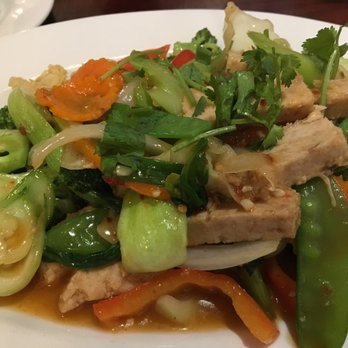 Da Nang Restaurant - Imitation chicken with stir fry veggie. - Vietnamese Near Me - Olympia, Washington Da Nang Restaurant - Imitation chicken with stir fry veggie. - Vietnamese Near Me - Olympia, Washington