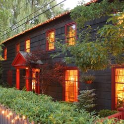 1795 Acorn Inn Bed and Breakfast