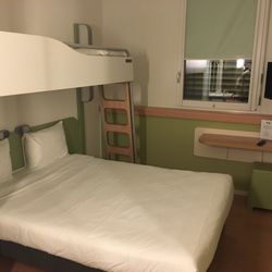 Hotel ibis budget Luzern City - Room good for 3 people (like a room on a cruise)