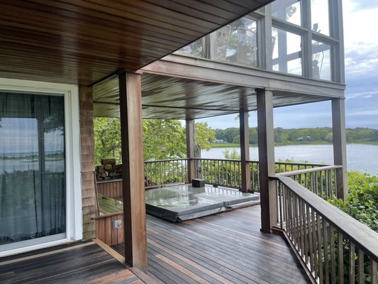 Decks and Patios - Wash & Stain - Transform your deck into a pleasant and clean space with our professional cleaning services. We offer a complete cleaning to remove dirt, stains, and moss, leaving your deck looking like new again. We use high-quality products and equipment, ensuring a deep and effective cleaning. Let our experienced team take care of your deck cleaning so you can enjoy the outdoor space in great style. Contact us to schedule your deck cleaning today. Decks and Patios - Wash & Stain - Transform your deck into a pleasant and clean space with our professional cleaning services. We offer a complete cleaning to remove dirt, stains, and moss, leaving your deck looking like new again. We use high-quality products and equipment, ensuring a deep and effective cleaning. Let our experienced team take care of your deck cleaning so you can enjoy the outdoor space in great style. Contact us to schedule your deck cleaning today.