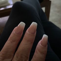 Lee Nails - Beautiful nude nails