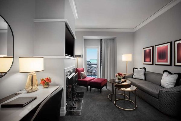 Waldorf Astoria Chicago by null