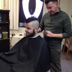 Lions Den Unisex Hair Salon