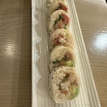 Akami Sushi - Blossom roll - tasty but it's literally "a taste" - Sushi Bars Near Me - Arcadia, California