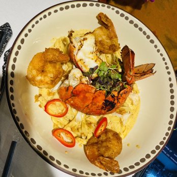 Papi Cuisine - Ultimate Seafood Alfredo - Cocktail Bars Near Me - Baltimore, Maryland