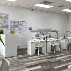 Blossom Nails - Nail salon