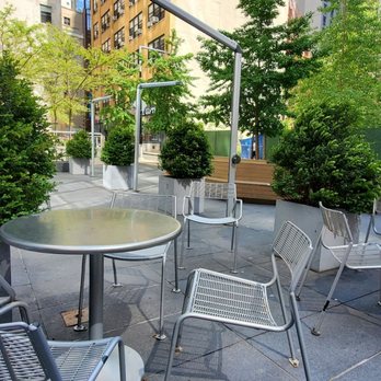 Gwathmey Plaza - Outdoor dining area - Parks Near Me - New York, New York Gwathmey Plaza - Outdoor dining area - Parks Near Me - New York, New York