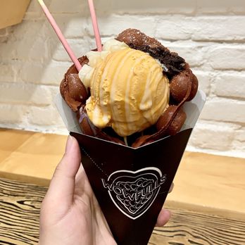 Wowfulls - Red velvet waffle with Thai tea ice cream, mochi, Oreo crumbs, caramel drizzle, condensed milk drizzle, and two pocky sticks! ($9) - Desserts Near Me - Brooklyn, New York Wowfulls - Red velvet waffle with Thai tea ice cream, mochi, Oreo crumbs, caramel drizzle, condensed milk drizzle, and two pocky sticks! ($9) - Desserts Near Me - Brooklyn, New York