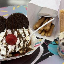 ChurroWorld Co - Churro bites, churros, and the churro cup!