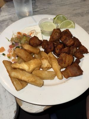 El Atlacatl Restaurante by null