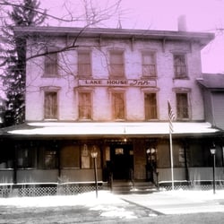 Lake House Inn - It is said to be haunted!
