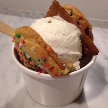 Hello Robin - Mackles'more (+$0.75) & birthday cake cookie with vanilla bean ice cream ($4.95) - Bakeries Near Me - Seattle, Washington Hello Robin - Mackles'more (+$0.75) & birthday cake cookie with vanilla bean ice cream ($4.95) - Bakeries Near Me - Seattle, Washington