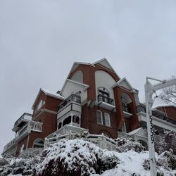 Niagara Grandview Manor