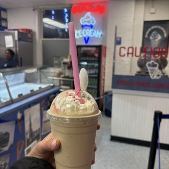 Big Olaf - S'mores milkshake - Ice Cream & Frozen Yogurt Near Me - Sag Harbor, New York Big Olaf - S'mores milkshake - Ice Cream & Frozen Yogurt Near Me - Sag Harbor, New York