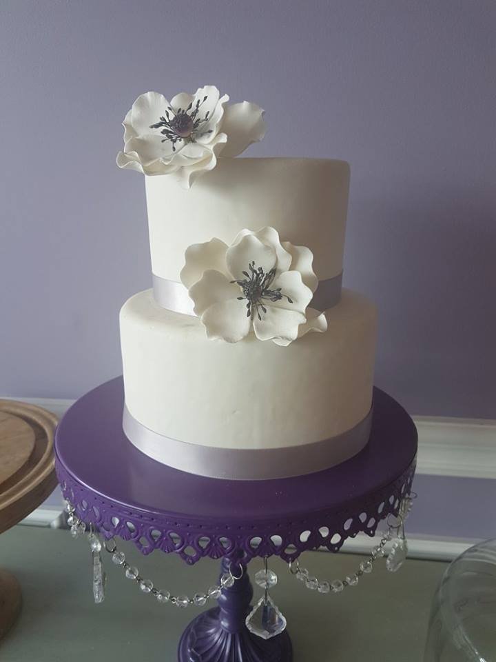 KATE’S CAKERIE Updated August 2024 Guelph, Ontario Custom Cakes