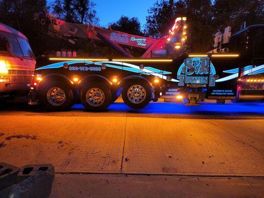 S & R TOWING - Updated March 2026 - 37 Photos & 154 Reviews - 1060 ...