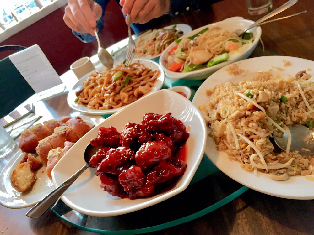 Dragon's Fried Rice House Logo