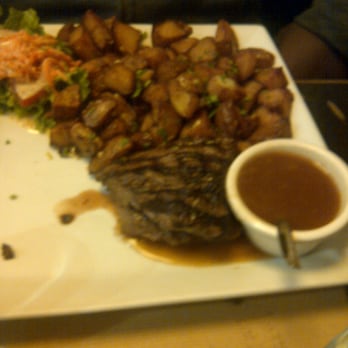 L'Entracte - steak & garlic potatoes... yummy ( the steak is folded in half there's more) - Brasseries Near Me - Paris, 75 L'Entracte - steak & garlic potatoes... yummy ( the steak is folded in half there's more) - Brasseries Near Me - Paris, 75