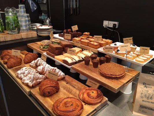 Flat White by null