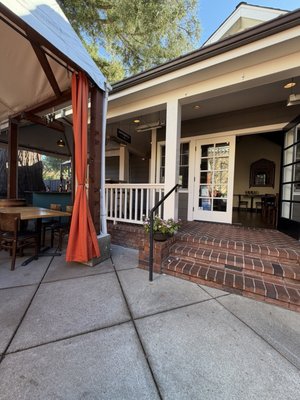 Dar Restaurant and Bar by null