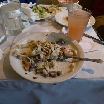 Biagio's Bistro - Seafood Alfredo and lemonade - Italian Near Me - Cincinnati, Ohio