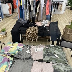 Ivy + Blush - Spa Clothing