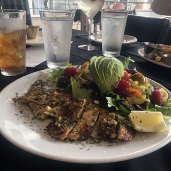 Tres Muchachos - Muchachos Salad with Chicken - Breakfast & Brunch Near Me - Costa Mesa, California