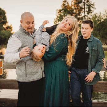 Mariam Tukhi Photography - Actual Family Photo 2020 - Session Photography Near Me