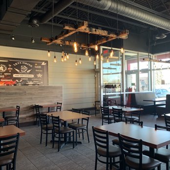 Fumoir Barril - the interior of a restaurant - Smokehouse Near Me - Laval, Quebec
