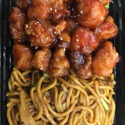 Wok 'n Roll - Honey sesame chicken entree served with veggie lo mein!