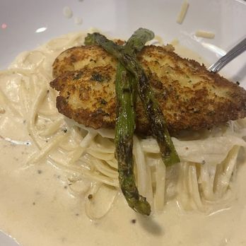 Gio’s Italian Restaurant - Chicken alfredo - Pizza Near Me - Llano, Texas