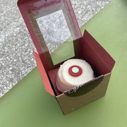 Sprinkles Santa Monica Place ATM - Red Velvet