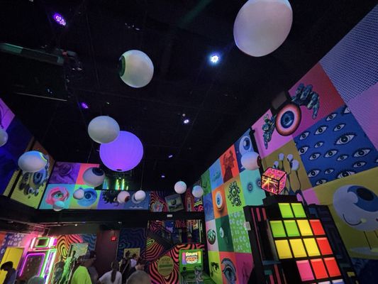 Ripley's Crazy Golf by null