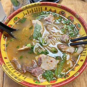 Mama Hue - Spicy Beef Noodle Soup - Bun Bo Hue- AMAZING - Vietnamese Near Me - Vero Beach, Florida