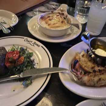 Coast Range - Filet, lobster and mac & cheese - Steakhouses Near Me - Solvang, California Coast Range - Filet, lobster and mac & cheese - Steakhouses Near Me - Solvang, California
